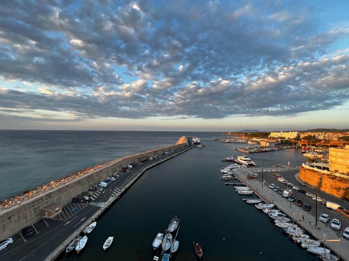 Charming Sea Front 3 Bedroom Apartment - Incredible Views! L'Ametlla de Mar Kültér fotó