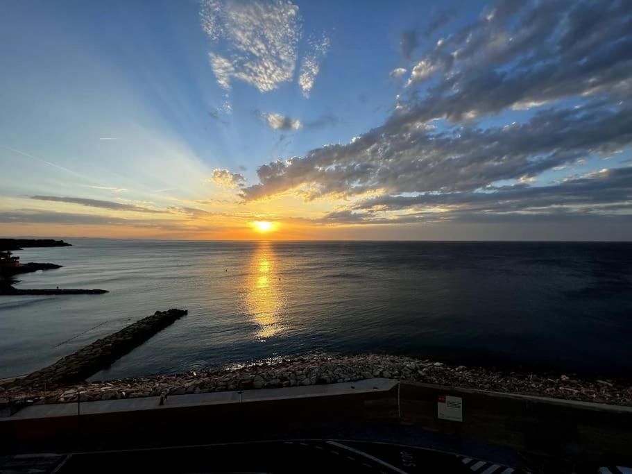 Charming Sea Front 3 Bedroom Apartment - Incredible Views! L'Ametlla de Mar Kültér fotó