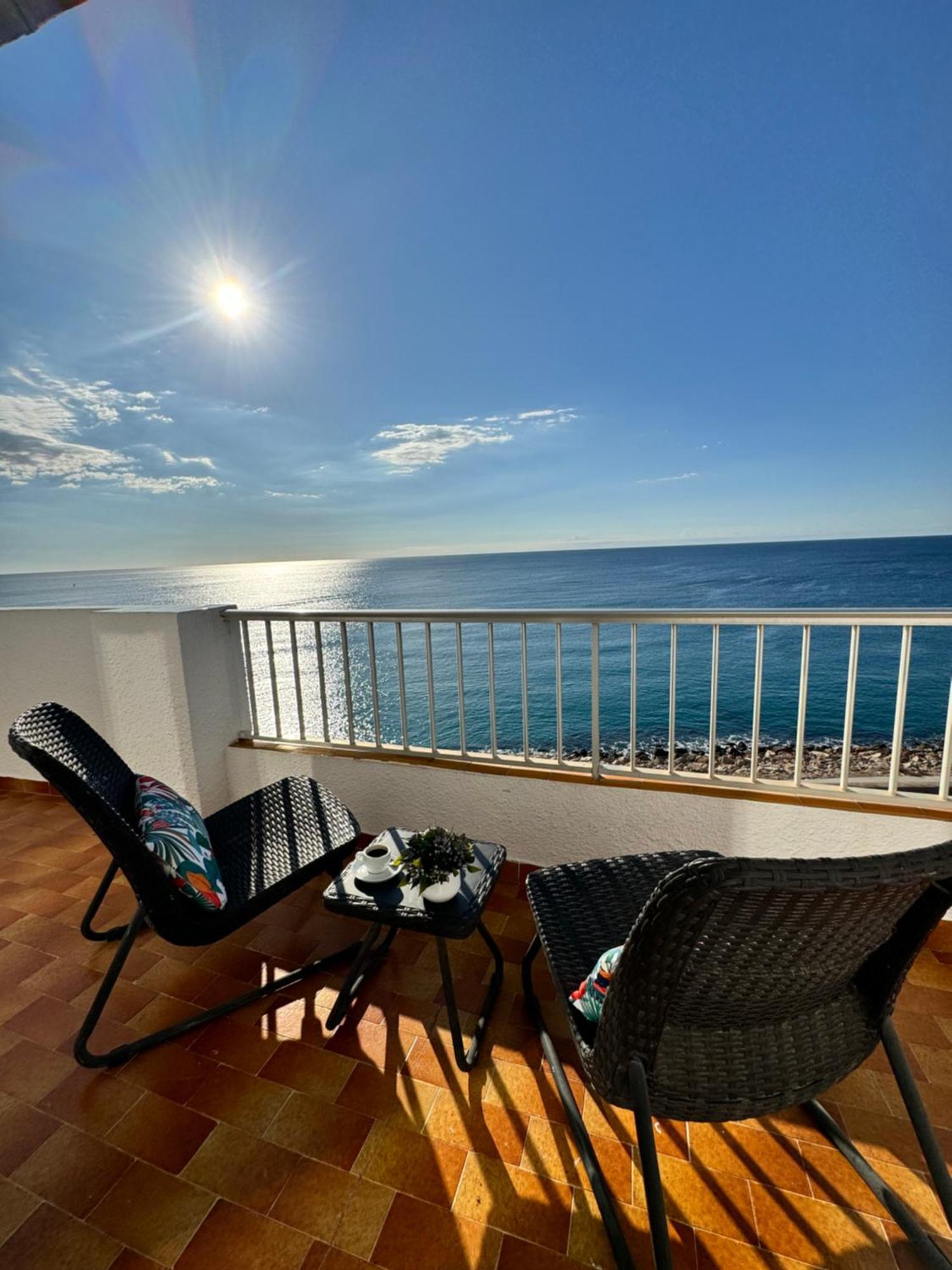 Charming Sea Front 3 Bedroom Apartment - Incredible Views! L'Ametlla de Mar Kültér fotó