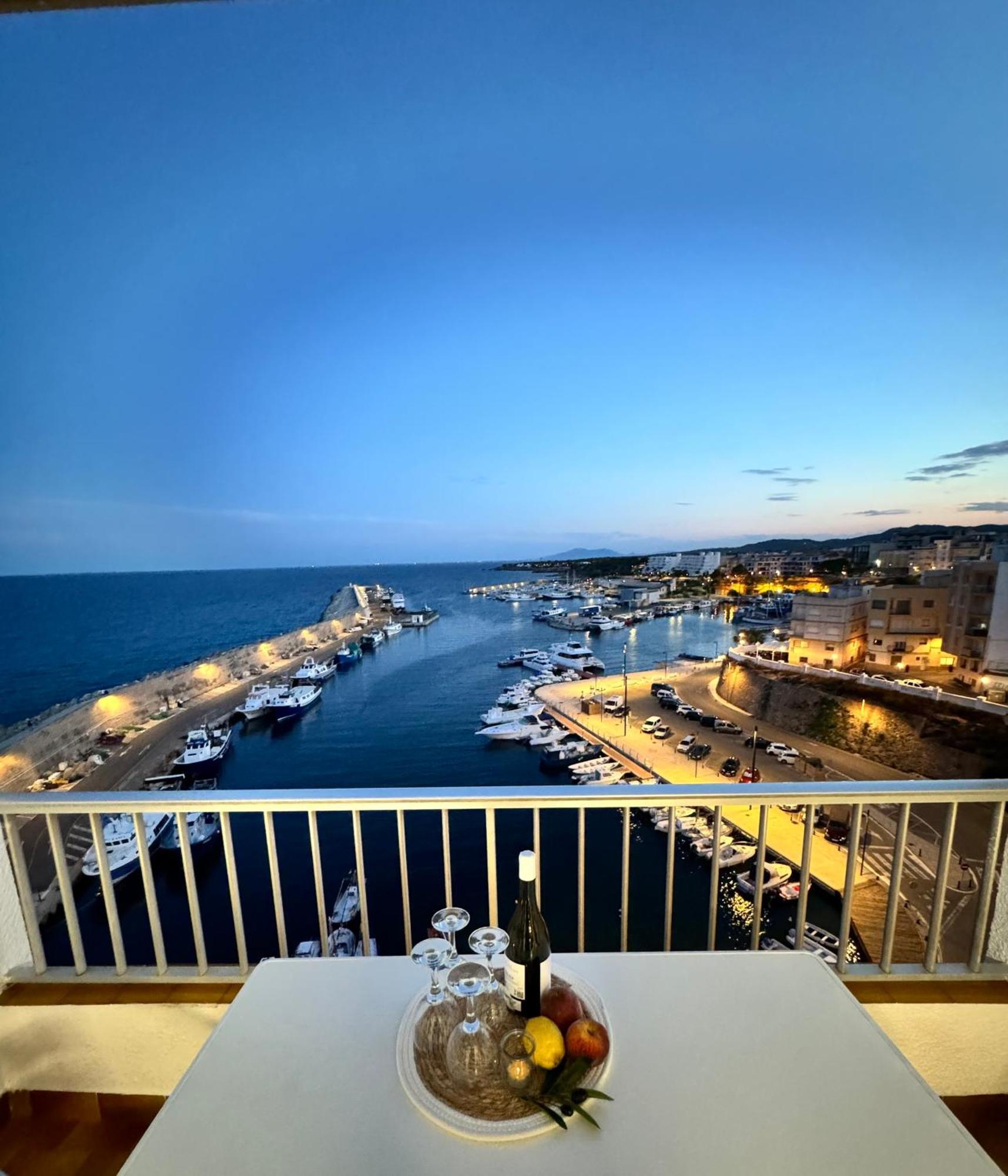 Charming Sea Front 3 Bedroom Apartment - Incredible Views! L'Ametlla de Mar Kültér fotó